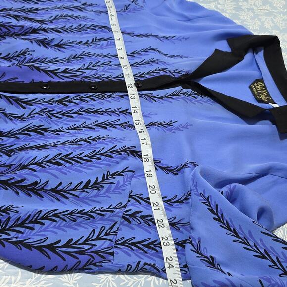 Bob Mackie Art To Wear Womens Sz XL 100% Silk Blue and Black Button Down Top - Picture 11 of 15